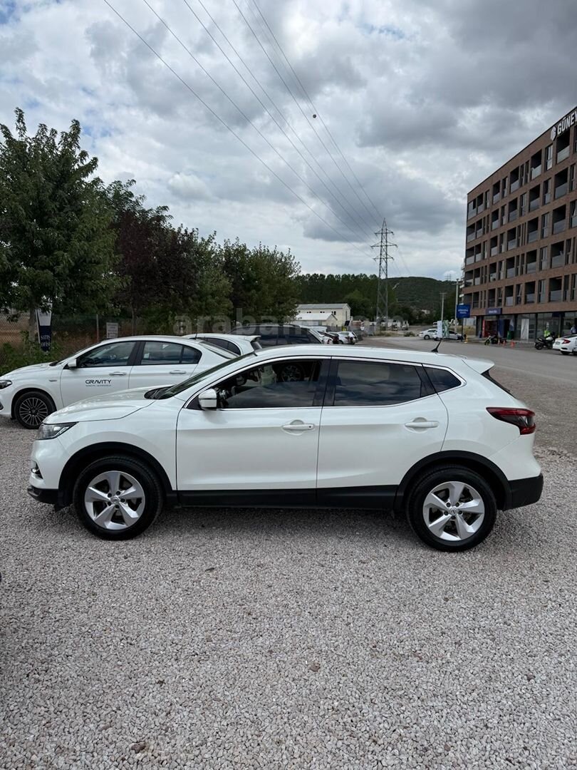Sahibinden Nissan Qashqai 2018 Model Hatasız Boyasız 4