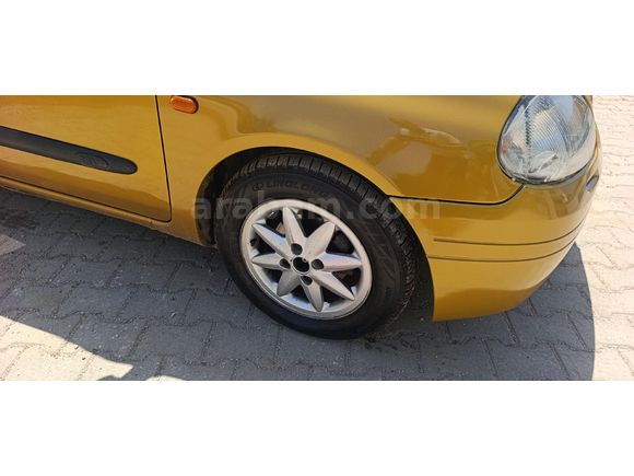 satılık Renault Clio 1.4 2001 Model Manisa