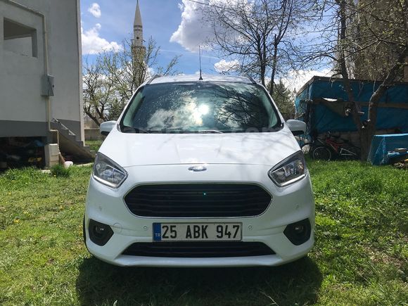 MEMURDAN HATASIZ BOYASIZ OTOMOBİL RUHSAT FORD COURİER TİTANİUMP