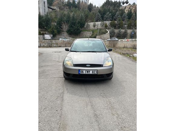 SAHİBİNDEN DEĞİŞENSİZ DÜŞÜK KM Lİ TEMİZ FİESTA