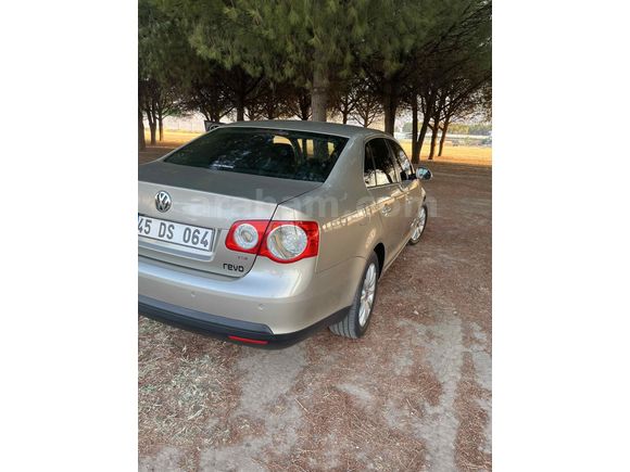 Sahibinden Volkswagen Jetta 1.4 TSi Comfortline 2009 Model  165.000 km Şampanya