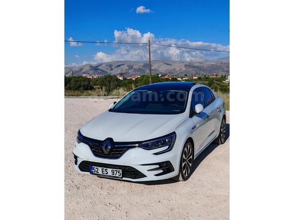 Megane 4  Faz 2 İcon paket Cam Tavan 28.bin km SALIYA KADAR