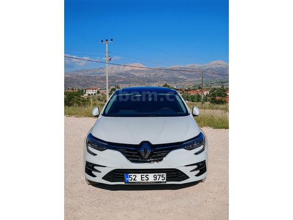 Megane 4  Faz 2 İcon paket Cam Tavan 27.000 km son 3 gün
