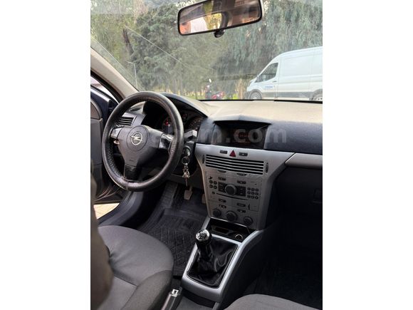 Memurdan Opel Astra 1.3 CDTI Essentia 2010 Model