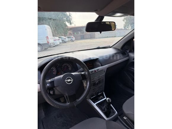 Memurdan Opel Astra 1.3 CDTI Essentia 2010 Model