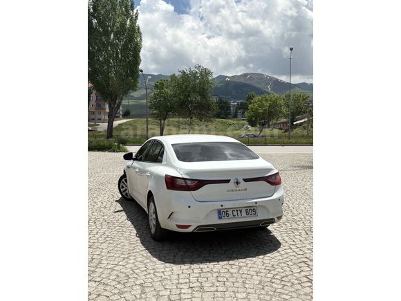 Sahibinden Renault Megane 1.3 TCe Joy 2021 Model 