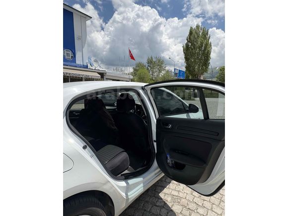 Sahibinden Renault Megane 1.3 TCe Joy 2021 Model 