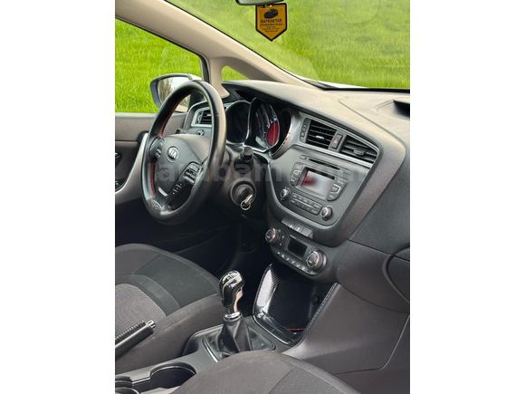 Sahibinden Kia Ceed 1.6 CRDi Comfort 2015 Model