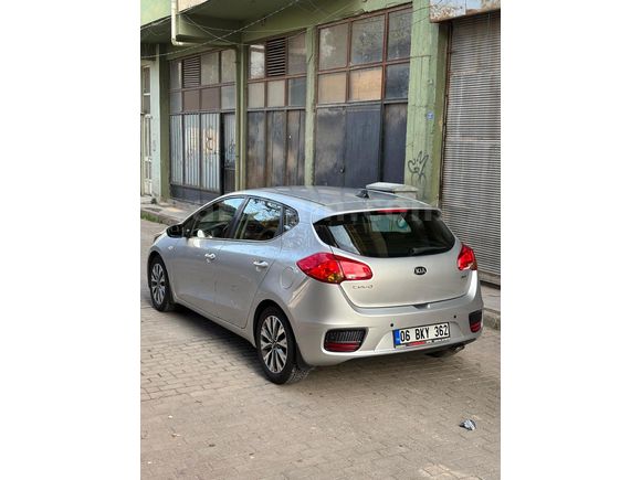 Sahibinden Kia Ceed 1.6 CRDi Comfort 2015 Model