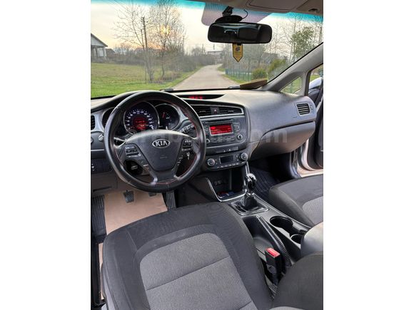 Sahibinden Kia Ceed 1.6 CRDi Comfort 2015 Model