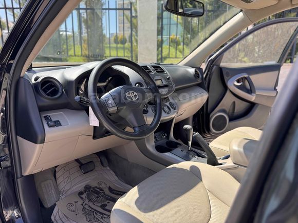 Hatasız - Tramersiz -Titizlikle Kullanılmış Full RAV4