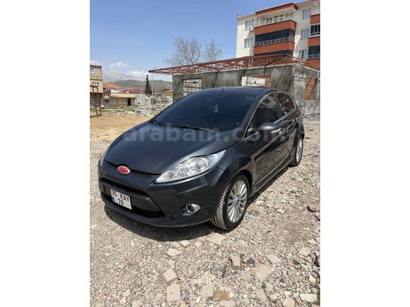 Sahibinden Ford Fiesta 1.4 Titanium 2010 Model  206.000 km Füme