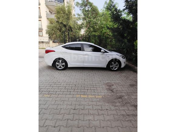 Sahibinden Hyundai Elantra 1.6 D-CVVT Style 2013 Model  178.000 km Beyaz