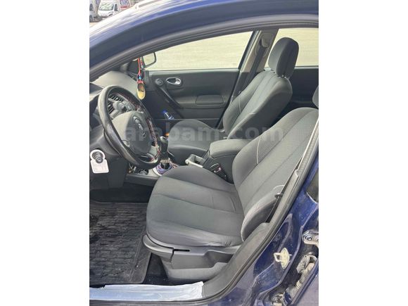  Megane 1.6 Dynamique 2004 Model 