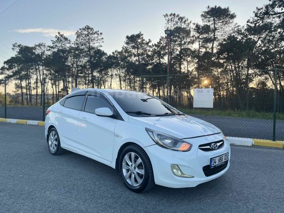 Sahibinden Hyundai Accent Blue 1.6 CRDI Mode Plus 2013 Model 