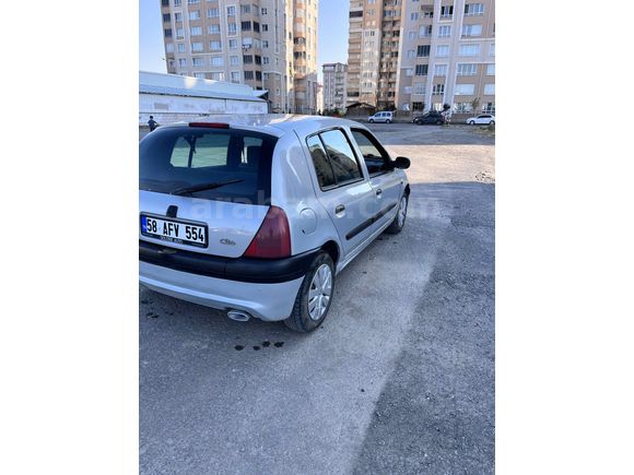 Sahibinden Renault Clio 1.4 RTA 2000 Model 