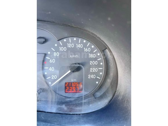 Sahibinden Renault Clio 1.4 RTA 2000 Model 