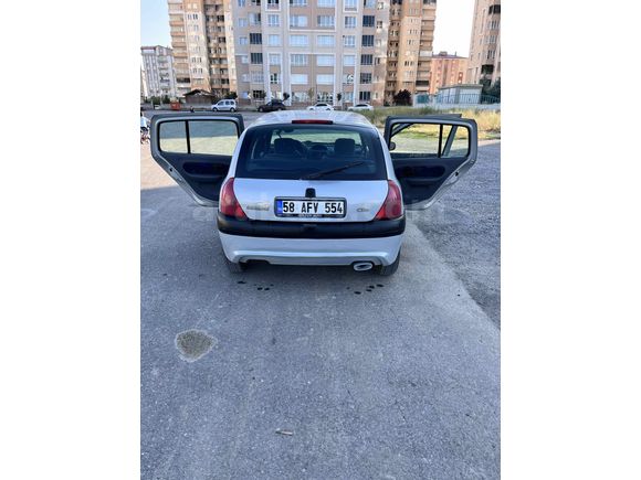 Sahibinden Renault Clio 1.4 RTA 2000 Model 