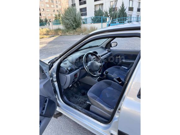 Sahibinden Renault Clio 1.4 RTA 2000 Model 