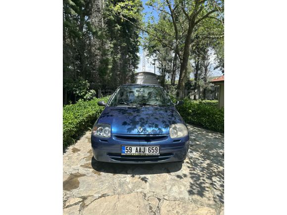 Sahibinden Renault Clio 1.4 2001 Model  260.000 km Mavi