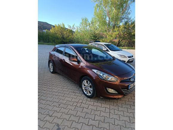 Sahibinden Hyundai i30 1.6 GDi Style 2012 Model  148.000 km Kahverengi