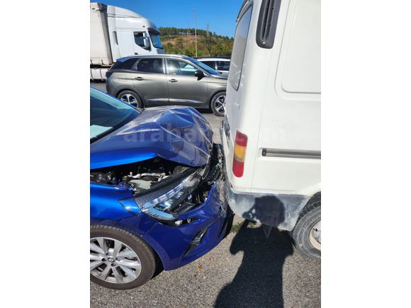 Sahibinden Renault Clio 1.0 TCe Touch 2023 Model