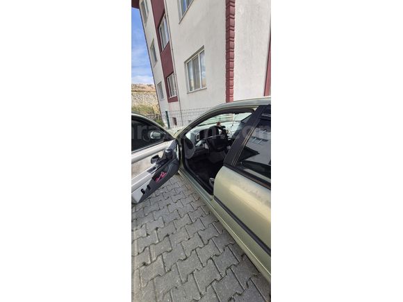 Sahibinden Renault Laguna 1.6 RXE 2001 Model