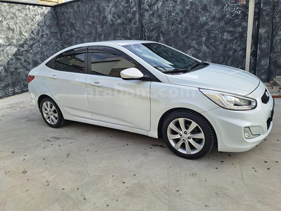 Sahibinden Hyundai Accent Blue 1.6 CRDI Prime 2018 Model 