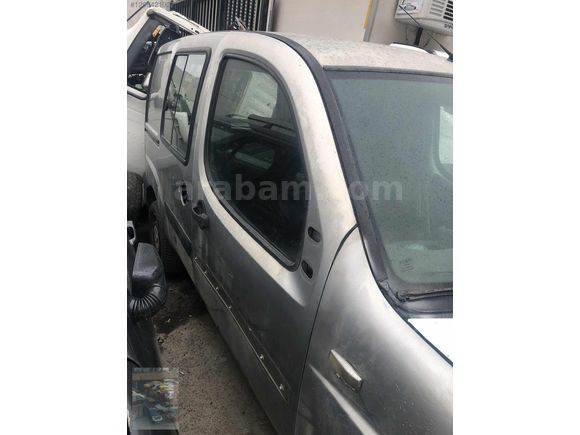 Fiat Doblo sağ ön kapı