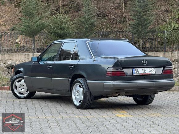 YENER OTOMOTİV'DEN 90 MODEL MERCEDES 200E