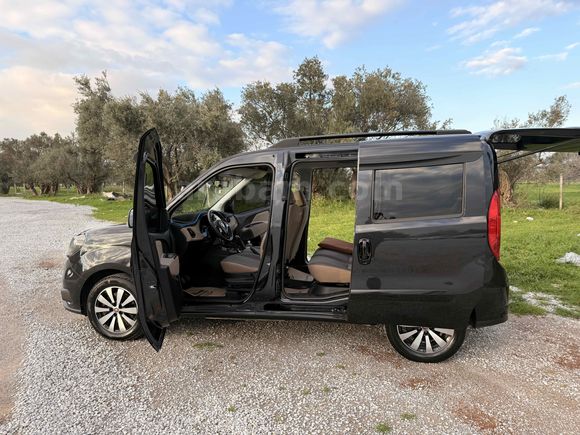 Sahibinden Fiat Doblo Combi 1.6 Multijet Premio Plus 2021 Model İzmir 74.000 km Siyah