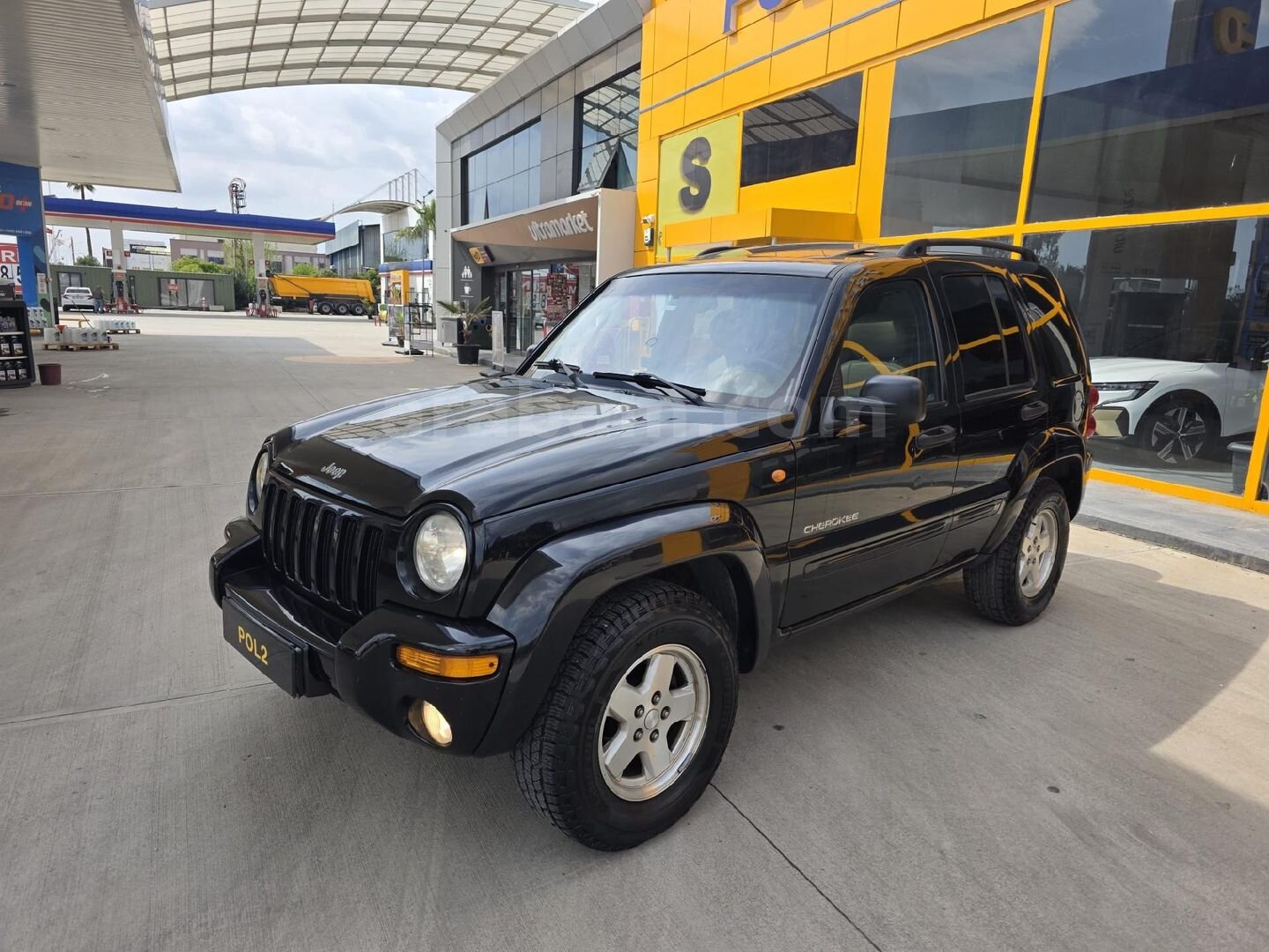 Galeriden Jeep Cherokee 3.7 Limited 2004 Model Adana 184.000 km Siyah 3