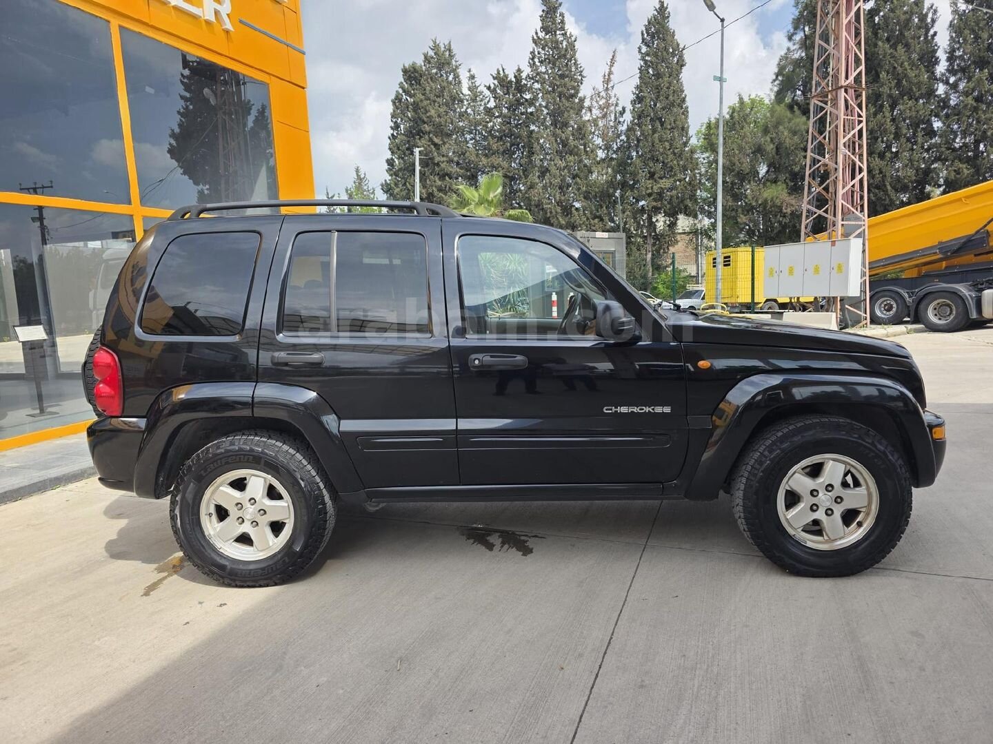 Galeriden Jeep Cherokee 3.7 Limited 2004 Model Adana 184.000 km Siyah 6