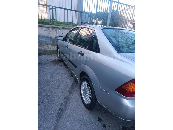 Sahibinden Ford Focus 1.6 Ghia 2001 Model İstanbul