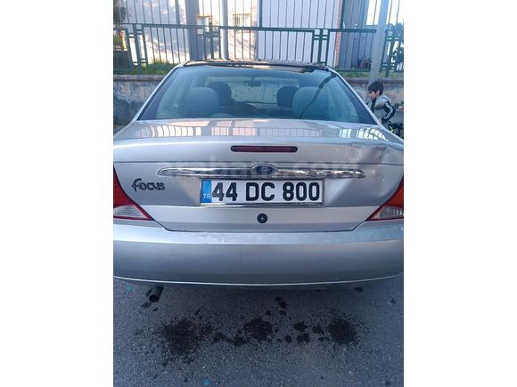 Sahibinden Ford Focus 1.6 Ghia 2001 Model İstanbul