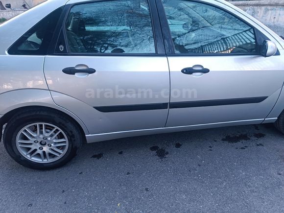 Sahibinden Ford Focus 1.6 Ghia 2001 Model İstanbul