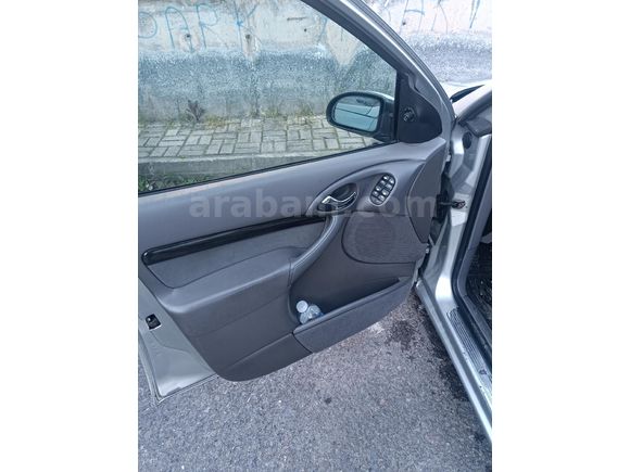 Sahibinden Ford Focus 1.6 Ghia 2001 Model İstanbul