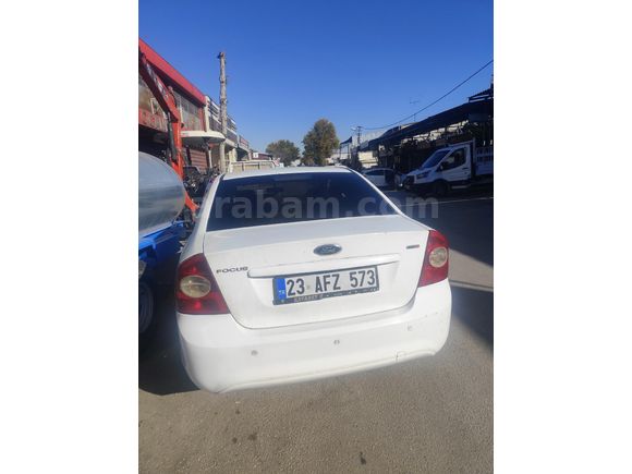 Sahibinden Ford Focus 1.6 TDCi Titanium X 2010 Model  264.000 km Beyaz