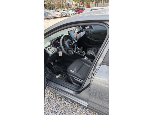 2023 Clio 5 1.0 SCe Mineral Gri 