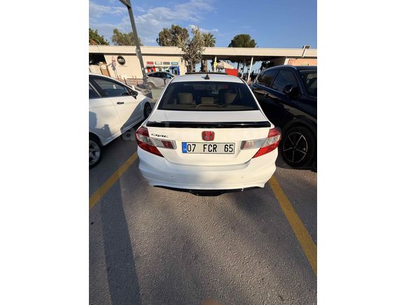 Sahibinden Honda Civic 1.6i VTEC Eco Elegance 2012 Model 