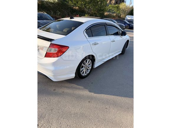 Sahibinden Honda Civic 1.6i VTEC Eco Elegance 2012 Model 