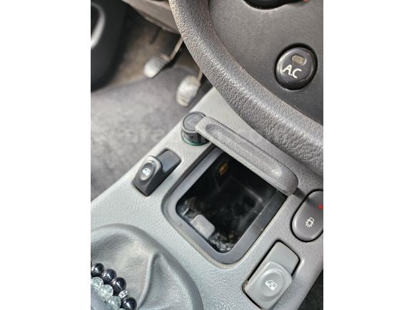Sahibinden Renault Clio 1.4 2001 Model