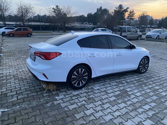 Sahibinden Ford Focus 1.5 EcoBlue Titanium Stil 2024 Model 