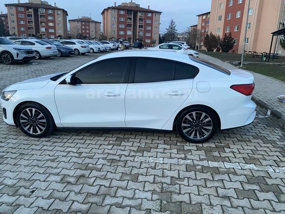 Sahibinden Ford Focus 1.5 EcoBlue Titanium Stil 2024 Model 