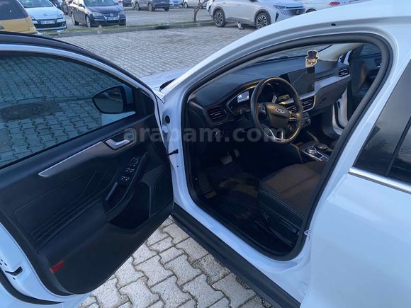 Sahibinden Ford Focus 1.5 EcoBlue Titanium Stil 2024 Model 