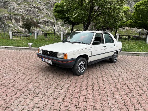 Galeriden Renault R 9 1.4 Spring 1994 Model Amasya