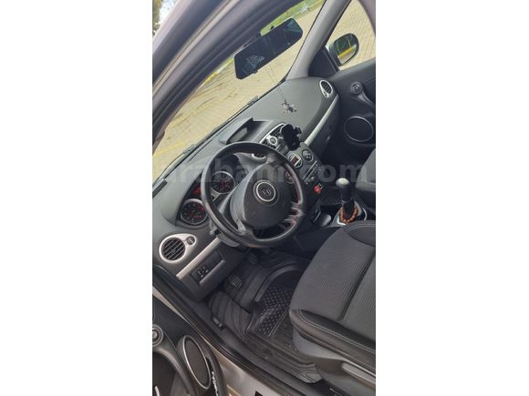 Orijinal 117.100 Km de Bakımlı Renault Clio 1.4 Dynamique 2009 Model