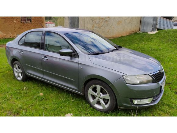 Sahibinden Skoda Rapid 1.6 TDI Elegance 2013 Model 127.000 km Gri (metalik)