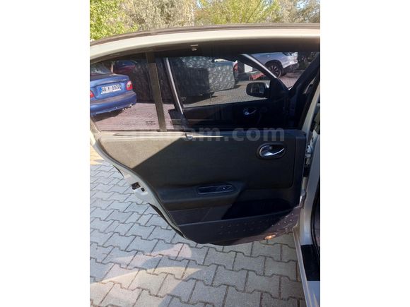 Sahibinden Renault Megane 1.6 Dynamique sanruflu Gri (Gümüş)