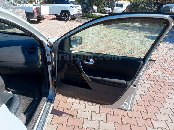 Sahibinden Renault Megane 1.6 Dynamique sanruflu Gri (Gümüş)